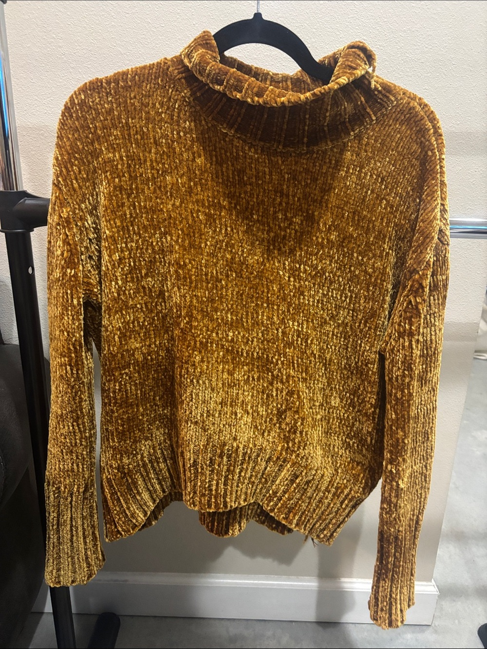 Chelsea & Theodore turtleneck sweater